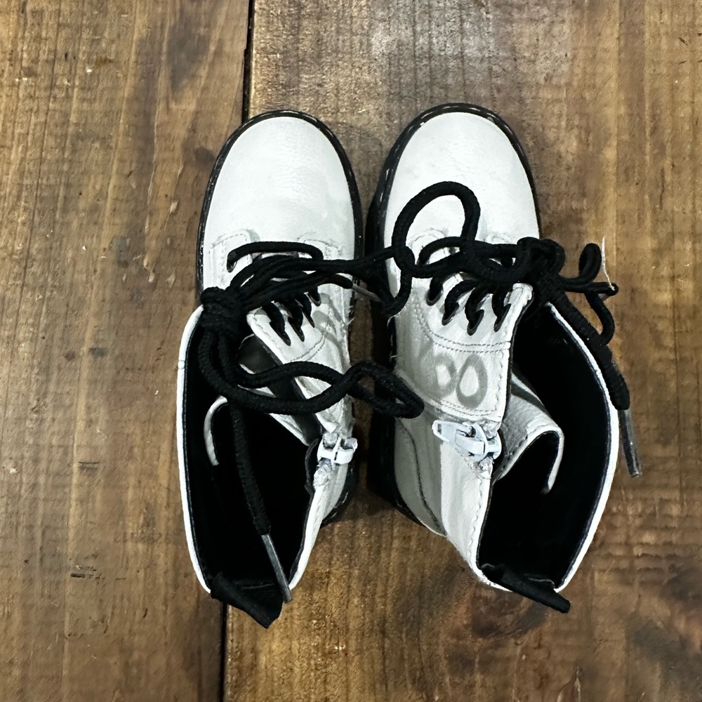 Sincerely Jules White and Black Combat Boots - Picture 3 of 9